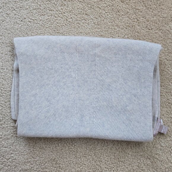 Banana Republic Accessories - Banana Republic Grey Cashmere Scarf with flared ends